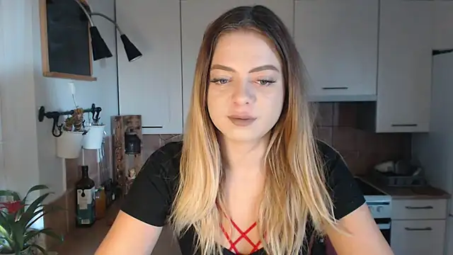 Snapshot of BuffyxLUST chatting on October 21, 2025, 7:20 am BuffyxLUST online show from October 21, 2025, 7:20 am