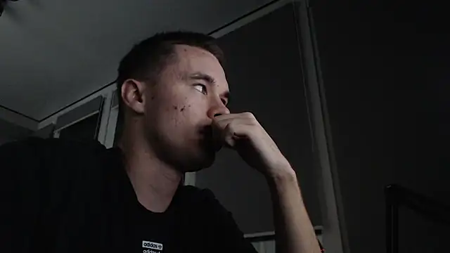 Snapshot of FreddyBredi chatting on October 30, 2025, 2:51 pm FreddyBredi online show from October 30, 2025, 2:51 pm