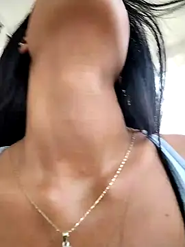 Juliana Xander online show from October 6, 2025, 2:25 pm