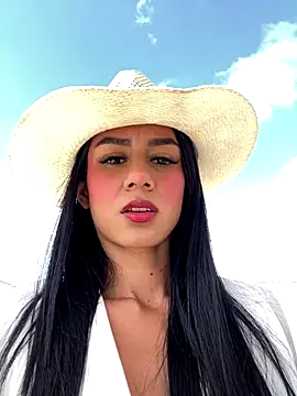 Juliana Xander online show from December 15, 2025, 2:21 pm