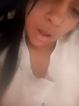 Snapshot of srtsara chatting on November 5, 2025, 1:22 pm srtsara online show from November 5, 2025, 1:22 pm