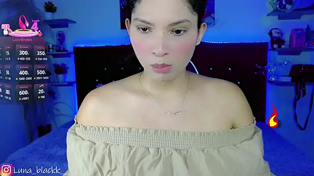 Luna blackk online show from October 9, 2025, 9:02 pm