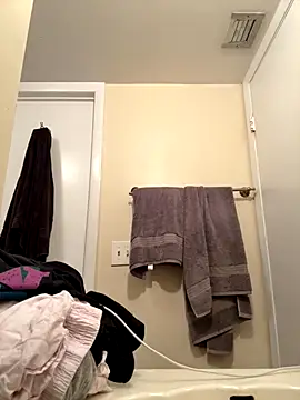 sweetsirenn online show from October 19, 2025, 11:49 pm