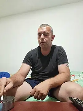 Snapshot of saladinbakiz chatting on July 22, 2026, 11:24 am saladinbakiz online show from July 22, 2026, 11:24 am