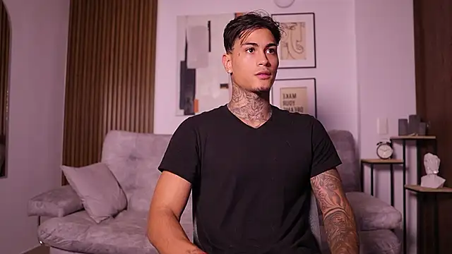 AxelVilla  online show from October 1, 2025, 11:33 pm