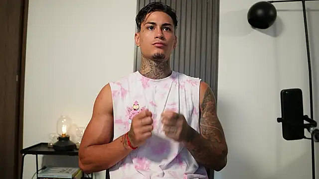 AxelVilla  online show from October 8, 2025, 8:06 pm