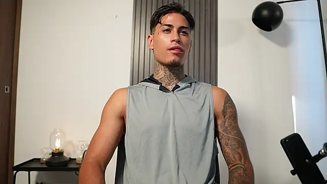 AxelVilla  online show from October 21, 2025, 7:47 pm