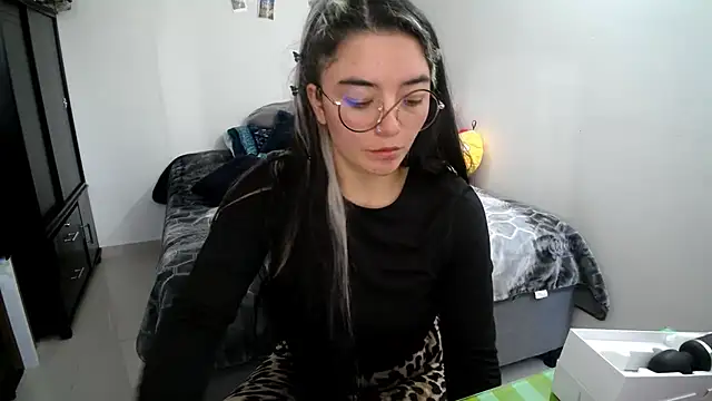 Snapshot of Came-II chatting on September 22, 2025, 1:57 pm Came-II online show from September 22, 2025, 1:57 pm