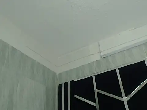 chaniesmith69x online show from October 8, 2025, 4:54 am