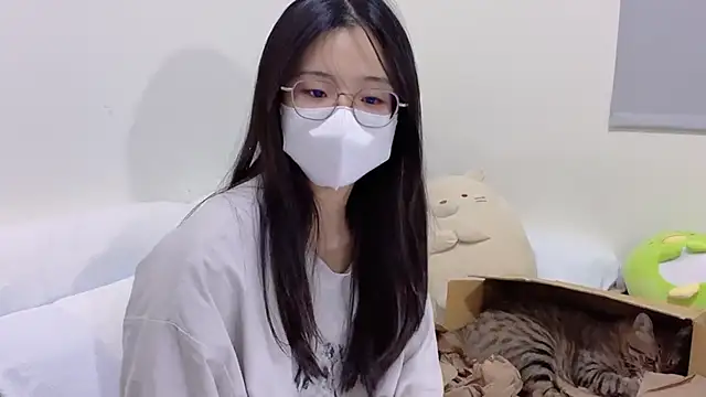 LHeart online show from October 18, 2025, 3:24 pm