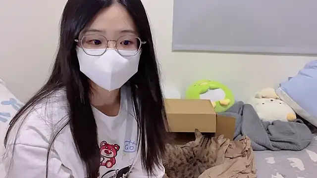 LHeart online show from October 19, 2025, 2:40 pm