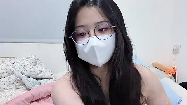 Snapshot of LHeart chatting on May 29, 2026, 2:15 pm LHeart online show from May 29, 2026, 2:15 pm