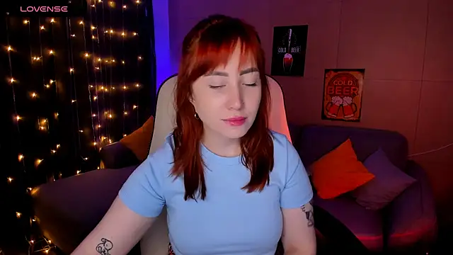 deboramoore online show from October 5, 2025, 2:21 am