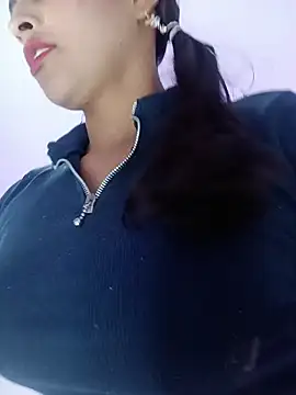 Fox Roxxan online show from December 3, 2025, 3:03 am