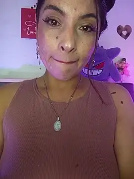 Fox Roxxan online show from April 21, 2026, 2:04 am