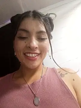 Fox Roxxan online show from April 21, 2026, 2:51 am