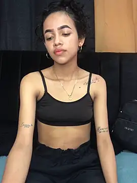 violeta 18x online show from October 12, 2025, 5:23 pm