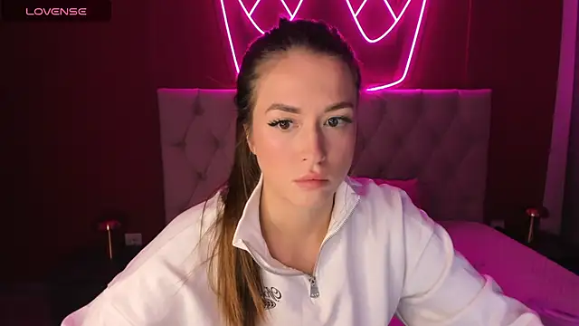 StacyWells online show from October 15, 2025, 2:22 am