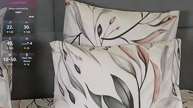 Snapshot of RianaRey chatting on February 10, 2026, 4:11 pm RianaRey online show from February 10, 2026, 4:11 pm