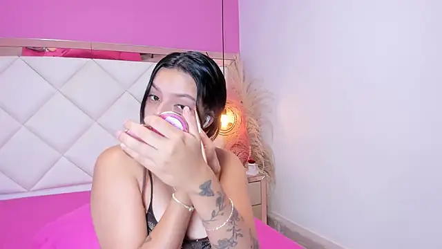 Lucianaa Collins online show from October 30, 2025, 11:55 am