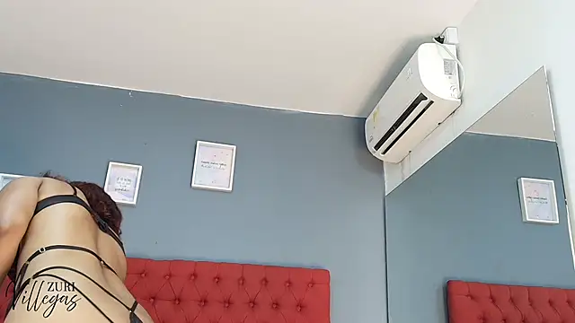 Snapshot of zuri_villegas chatting on November 11, 2025, 3:34 pm zuri villegas online show from November 11, 2025, 3:34 pm