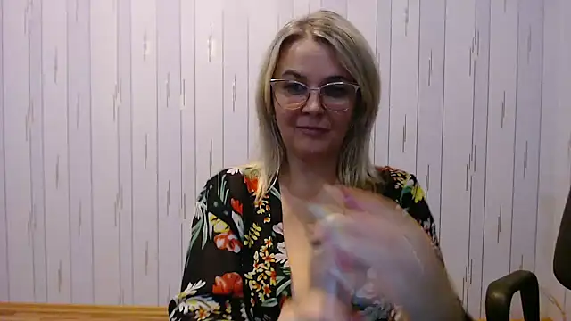 Snapshot of EleanoraDream chatting on October 12, 2025, 3:00 pm EleanoraDream online show from October 12, 2025, 3:00 pm