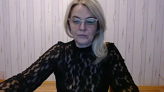 Snapshot of EleanoraDream chatting on October 16, 2025, 1:34 pm EleanoraDream online show from October 16, 2025, 1:34 pm