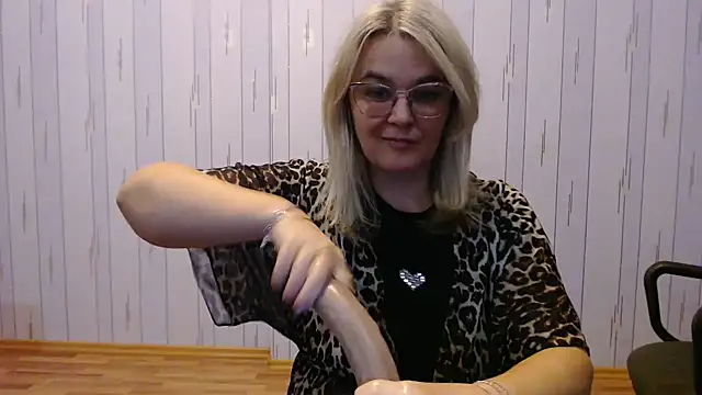 EleanoraDream online show from November 7, 2025, 5:13 pm