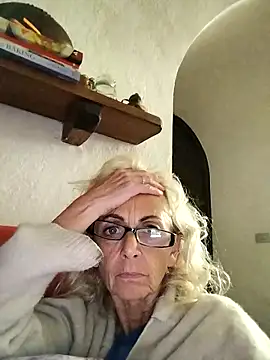 clarabell4 online show from October 10, 2025, 8:30 pm