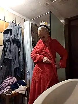 clarabell4 online show from October 22, 2025, 5:41 am