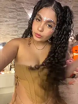 Yassy vazquez online show from October 11, 2025, 7:34 pm