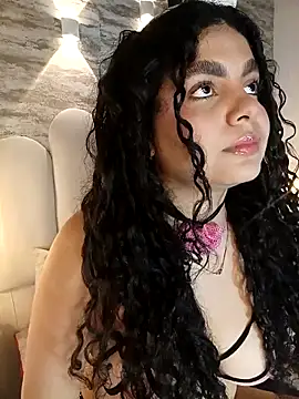 Yassy vazquez online show from April 6, 2026, 7:26 pm