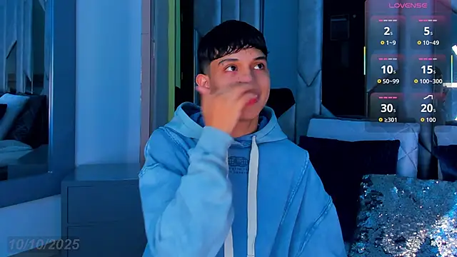 Sebax Young online show from October 10, 2025, 4:33 am