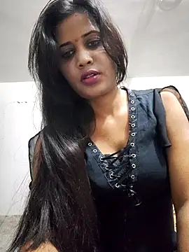 cute radhikaa online show from March 31, 2026, 11:43 am