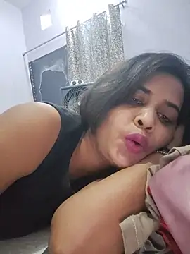 cute radhikaa online show from May 24, 2026, 7:02 am