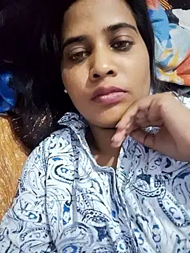 cute radhikaa online show from May 25, 2026, 11:16 am