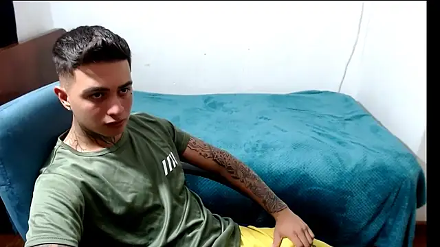 Snapshot of santii_ss chatting on September 15, 2025, 12:54 am santii ss online show from September 15, 2025, 12:54 am