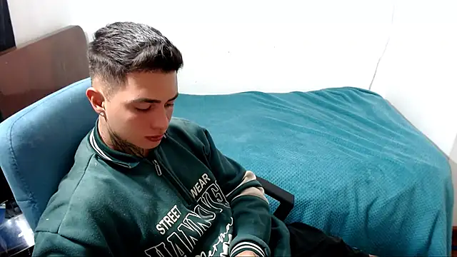 Snapshot of santii_ss chatting on September 18, 2025, 11:18 pm santii ss online show from September 18, 2025, 11:18 pm