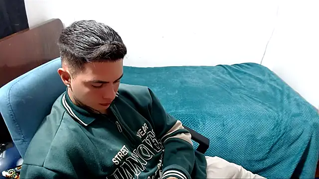 Snapshot of santii_ss chatting on September 20, 2025, 12:11 am santii ss online show from September 20, 2025, 12:11 am