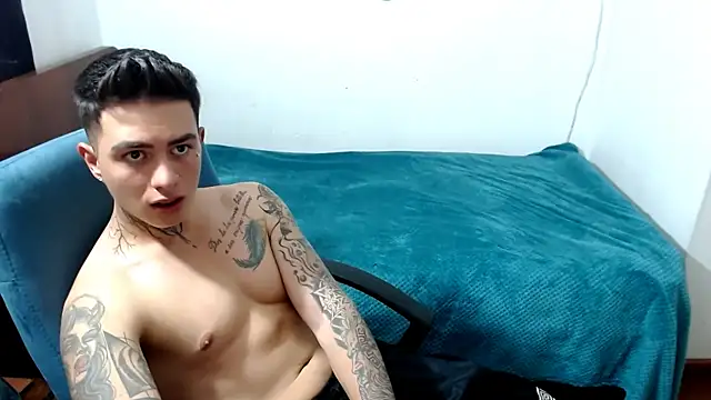 Snapshot of santii_ss chatting on September 20, 2025, 3:57 pm santii ss online show from September 20, 2025, 3:57 pm