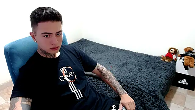 Snapshot of santii_ss chatting on October 20, 2025, 1:06 am santii ss online show from October 20, 2025, 1:06 am