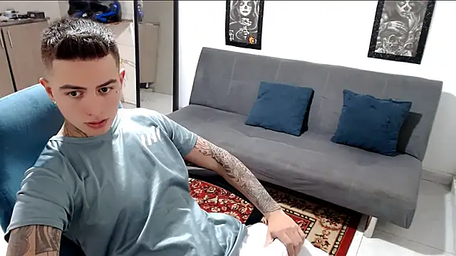 Snapshot of santii_ss chatting on November 7, 2025, 2:06 pm santii ss online show from November 7, 2025, 2:06 pm