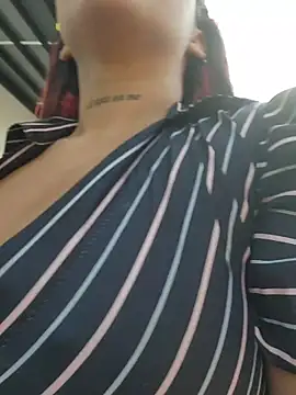 Snapshot of Yessica_Lopezz chatting on December 2, 2025, 12:21 pm Yessica Lopezz online show from December 2, 2025, 12:21 pm