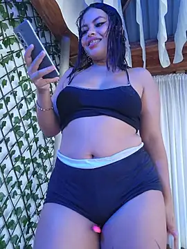 Snapshot of Yessica_Lopezz chatting on April 20, 2026, 11:35 am Yessica Lopezz online show from April 20, 2026, 11:35 am