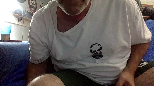 Snapshot of ClayShar2025 chatting on June 8, 2026, 2:56 am ClayShar2025 online show from June 8, 2026, 2:56 am