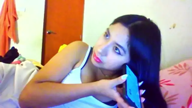 Snapshot of honeysweet111 chatting on November 14, 2025, 12:42 am honeysweet111 online show from November 14, 2025, 12:42 am