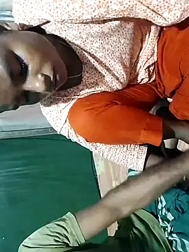 Snapshot of MONiSHA-moni-21 chatting on September 20, 2025, 2:29 pm MONiSHA-moni-21 online show from September 20, 2025, 2:29 pm