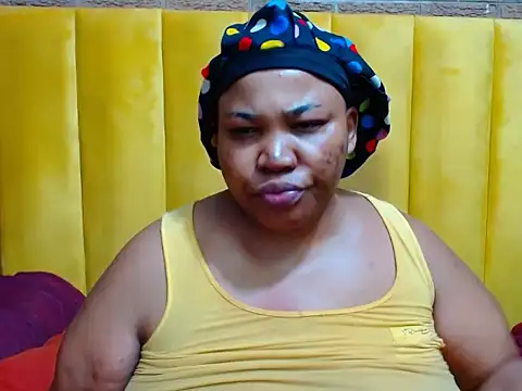Snapshot of GiantDeal69 chatting on May 21, 2026, 12:45 pm GiantDeal69 online show from May 21, 2026, 12:45 pm