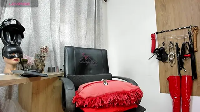 KristhalRasmussel online show from October 20, 2025, 9:04 pm