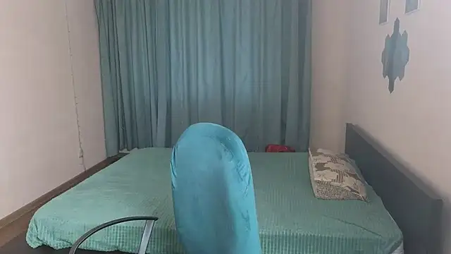 Laura Gol online show from October 13, 2025, 1:22 pm